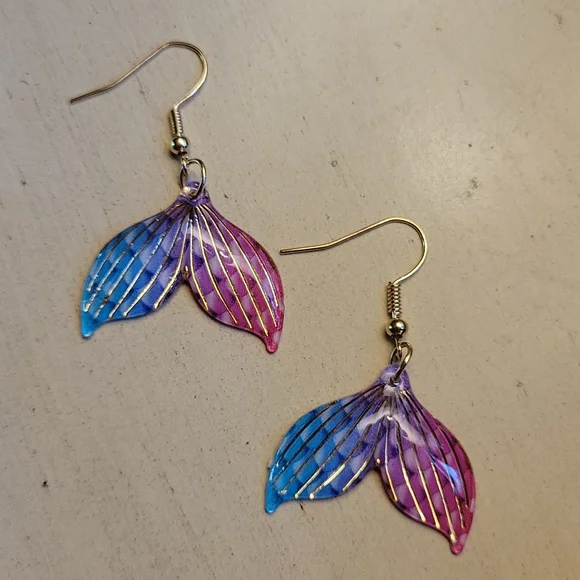 Mermaid Tail Dangle Earrings, gold tone, light weight - Picture 3 of 4